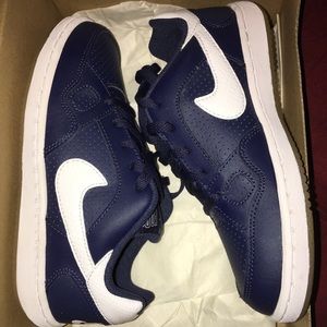 Brand new nike sneakers